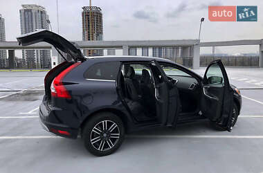 Позашляховик / Кросовер Volvo XC60 2017 в 