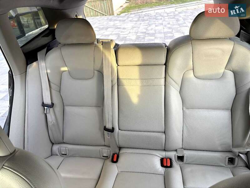 Позашляховик / Кросовер Volvo XC60 2018 в Києві