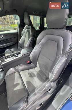 Позашляховик / Кросовер Volvo XC60 2018 в 
