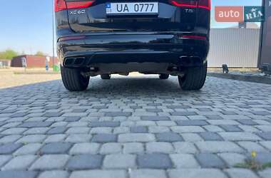 Внедорожник / Кроссовер Volvo XC60 2020 в 