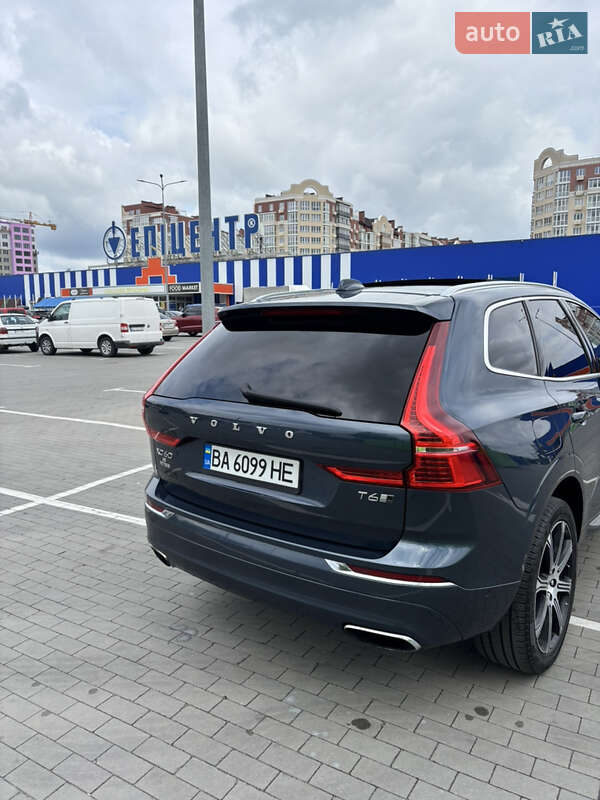 Внедорожник / Кроссовер Volvo XC60 2019 в Киеве