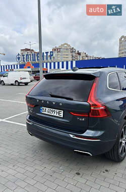Позашляховик / Кросовер Volvo XC60 2019 в 