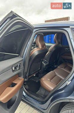 Позашляховик / Кросовер Volvo XC60 2019 в 