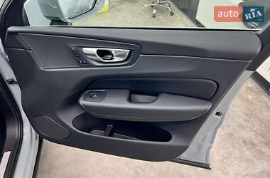 Внедорожник / Кроссовер Volvo XC60 2023 в 
