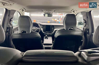 Внедорожник / Кроссовер Volvo XC60 2023 в 