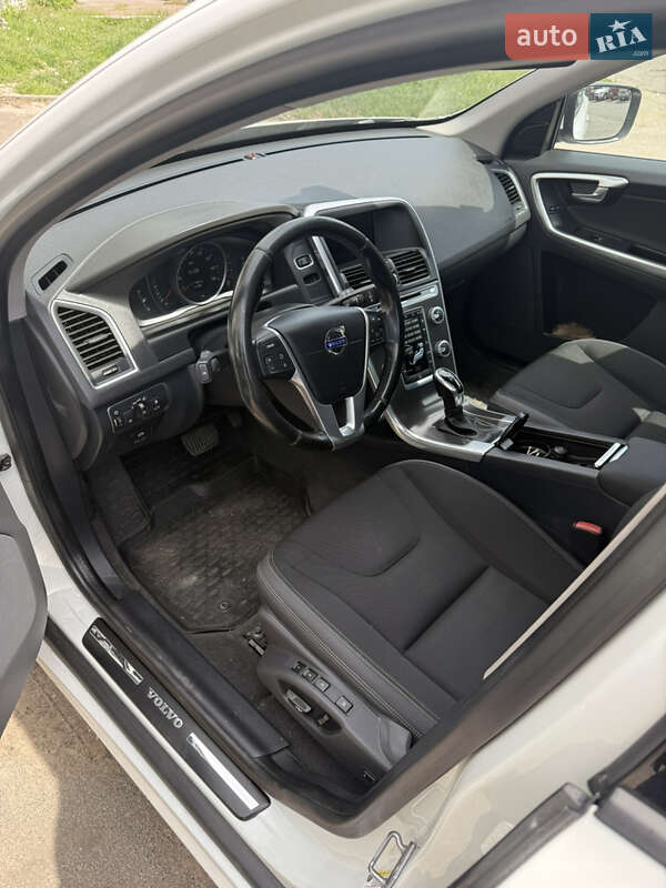 Внедорожник / Кроссовер Volvo XC60 2014 в Киеве фото 9 Внедорожник / Кроссовер Volvo XC60 2014 в Киеве