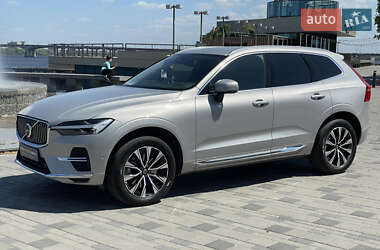 Внедорожник / Кроссовер Volvo XC60 2023 в 