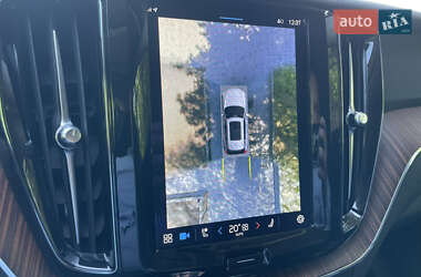 Внедорожник / Кроссовер Volvo XC60 2023 в 