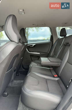 Внедорожник / Кроссовер Volvo XC60 2015 в 
