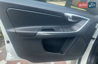 Позашляховик / Кросовер Volvo XC60 2013 в 