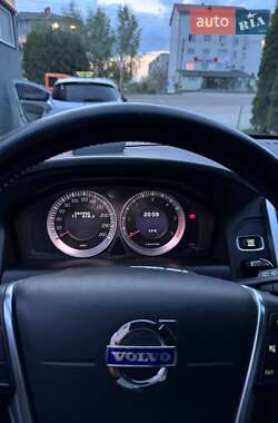 Внедорожник / Кроссовер Volvo XC60 2010 в 