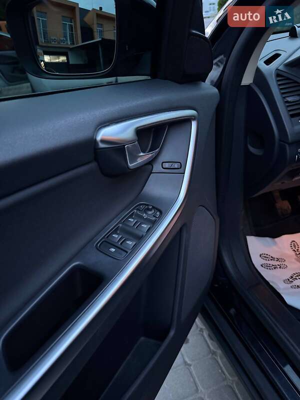 Позашляховик / Кросовер Volvo XC60 2010 в Самборі