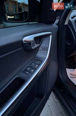 Внедорожник / Кроссовер Volvo XC60 2010 в 