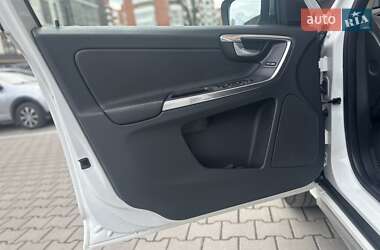 Внедорожник / Кроссовер Volvo XC60 2012 в 