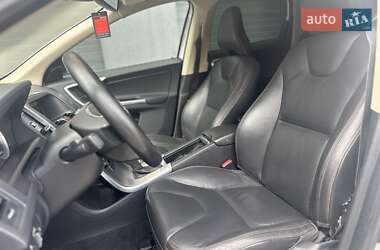 Внедорожник / Кроссовер Volvo XC60 2012 в 