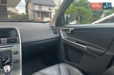 Внедорожник / Кроссовер Volvo XC60 2012 в 