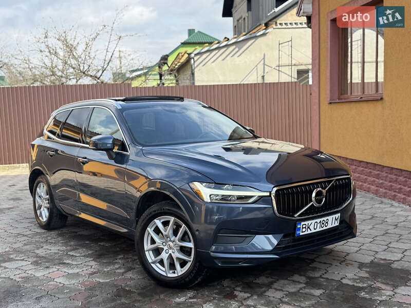 Внедорожник / Кроссовер Volvo XC60 2017 в 