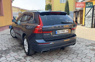 Внедорожник / Кроссовер Volvo XC60 2017 в 