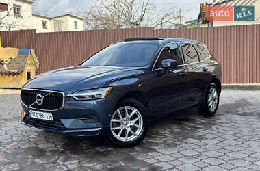 Внедорожник / Кроссовер Volvo XC60 2017 в 