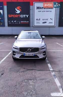 Внедорожник / Кроссовер Volvo XC60 2022 в 