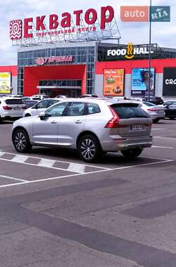 Внедорожник / Кроссовер Volvo XC60 2022 в 