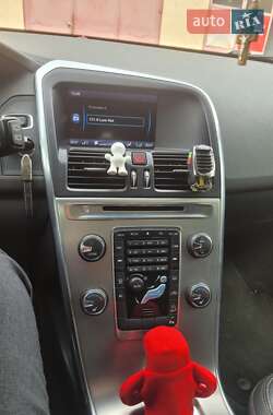 Внедорожник / Кроссовер Volvo XC60 2012 в 