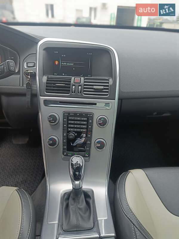 Внедорожник / Кроссовер Volvo XC60 2016 в Виннице