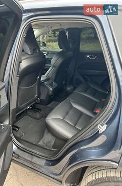 Внедорожник / Кроссовер Volvo XC60 2018 в 