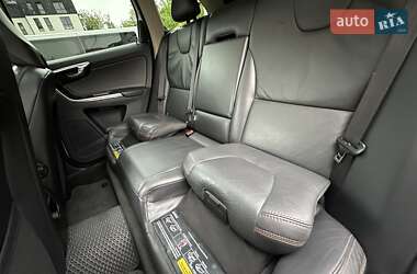 Внедорожник / Кроссовер Volvo XC60 2012 в 