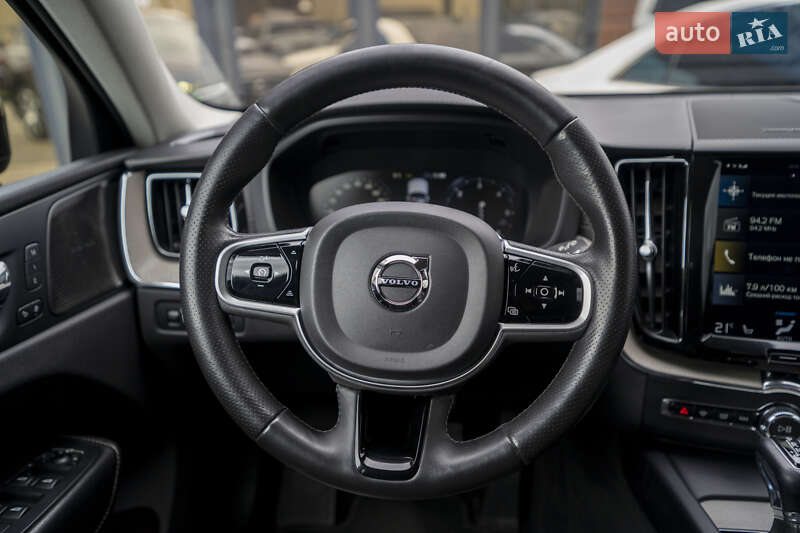 Внедорожник / Кроссовер Volvo XC60 2018 в Киеве фото 29 Внедорожник / Кроссовер Volvo XC60 2018 в Киеве