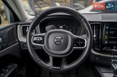 Позашляховик / Кросовер Volvo XC60 2018 в 