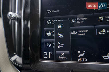 Позашляховик / Кросовер Volvo XC60 2018 в 