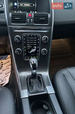 Внедорожник / Кроссовер Volvo XC60 2015 в 
