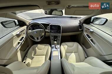 Внедорожник / Кроссовер Volvo XC60 2012 в 