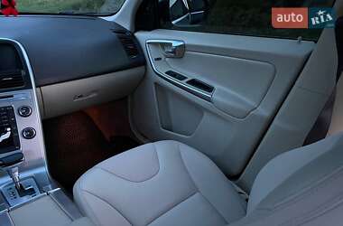 Позашляховик / Кросовер Volvo XC60 2012 в 
