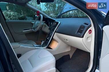 Позашляховик / Кросовер Volvo XC60 2012 в 