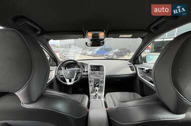 Внедорожник / Кроссовер Volvo XC60 2015 в 