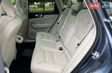 Внедорожник / Кроссовер Volvo XC60 2020 в 