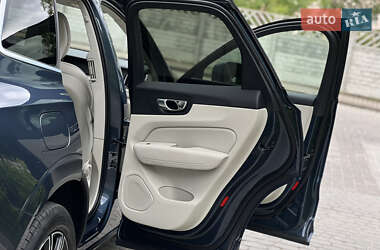 Внедорожник / Кроссовер Volvo XC60 2020 в 