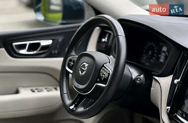 Внедорожник / Кроссовер Volvo XC60 2020 в 
