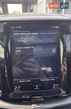 Внедорожник / Кроссовер Volvo XC60 2018 в 