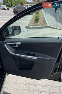 Внедорожник / Кроссовер Volvo XC60 2011 в 