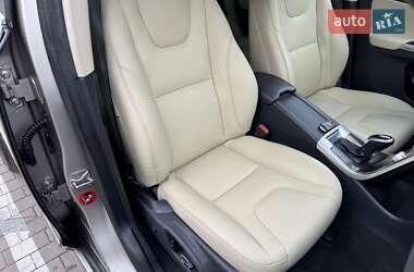 Позашляховик / Кросовер Volvo XC60 2016 в 