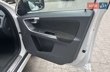 Позашляховик / Кросовер Volvo XC60 2014 в 
