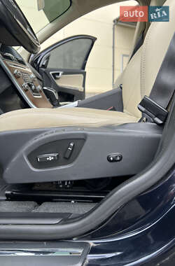 Внедорожник / Кроссовер Volvo XC60 2017 в 