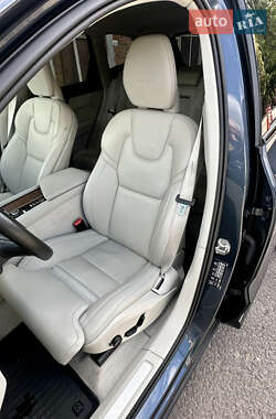 Позашляховик / Кросовер Volvo XC60 2020 в 