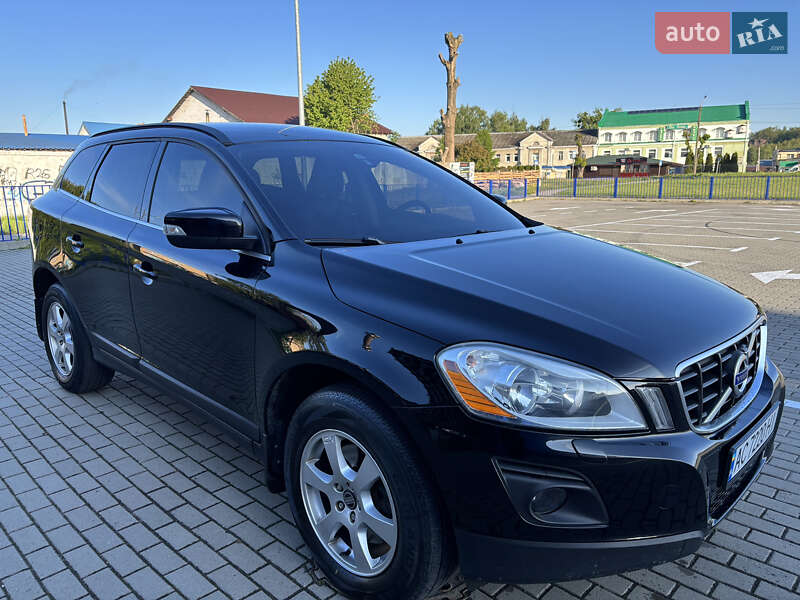 Внедорожник / Кроссовер Volvo XC60 2009 в 