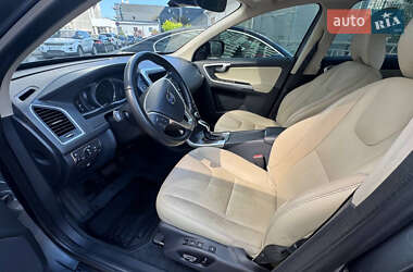 Внедорожник / Кроссовер Volvo XC60 2015 в 