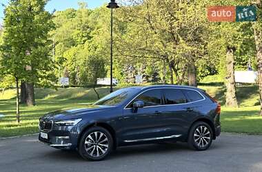 Внедорожник / Кроссовер Volvo XC60 2023 в 