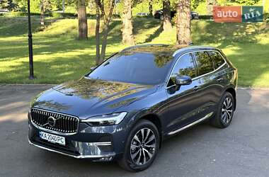 Внедорожник / Кроссовер Volvo XC60 2023 в 